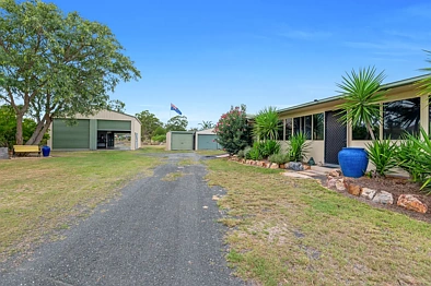Leyburn 2Zimmer Exceptional Lifestyle Property with Outstanding Shedding on 1 Acre