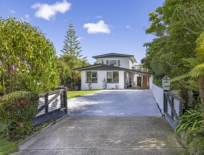 3 Violet Street, Raglan, Waikato, 3 Bedrooms, 2 Bathrooms, House