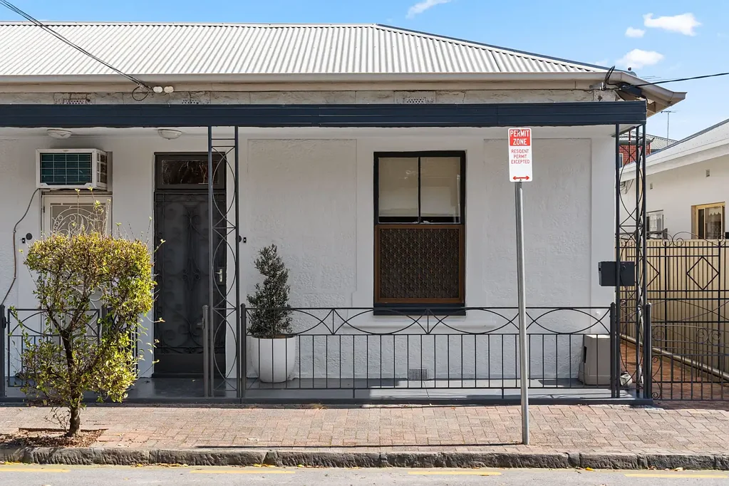 Norwood 3房  Mid-Century Maisonette & Hidden Depth in Heart of Norwood.