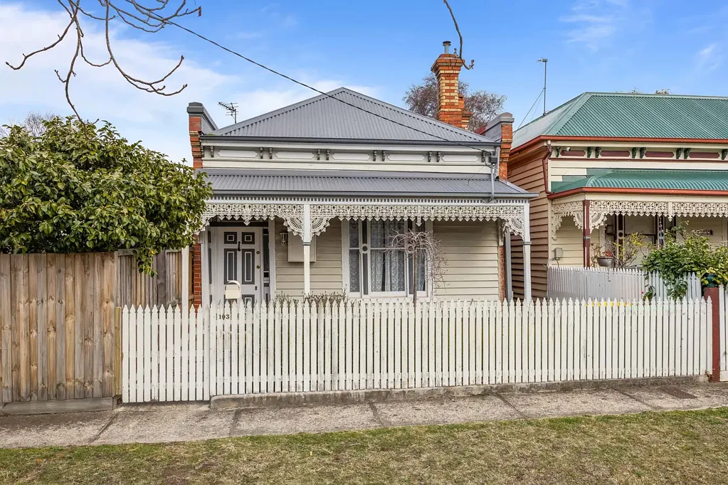 CENTRALLY  LOCATED RENOVATED COTTAGE