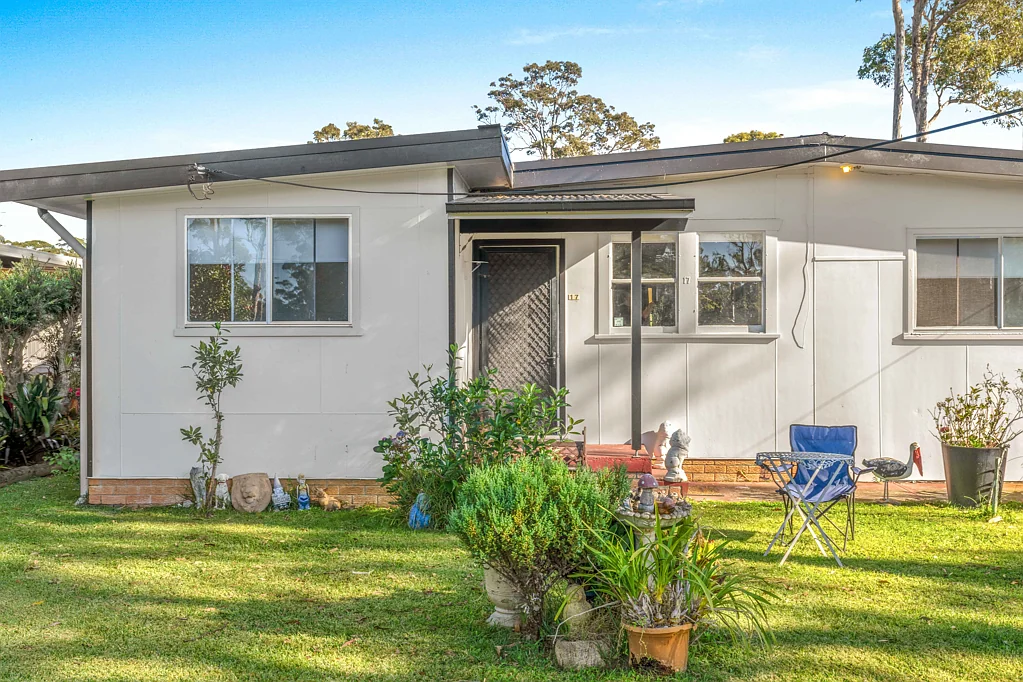 17 Roberts Street, Old Erowal Bay, NSW 2540