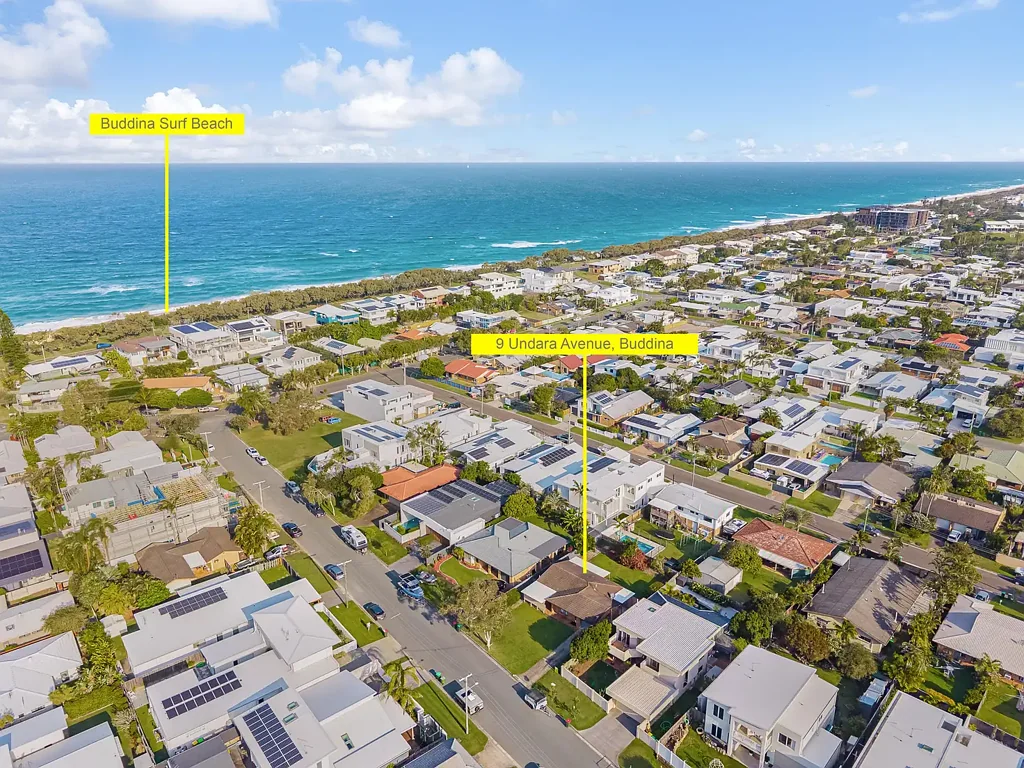 Buddina 3બેડરૂમ 7 rooftops to the beach access and the rolling surf and sand