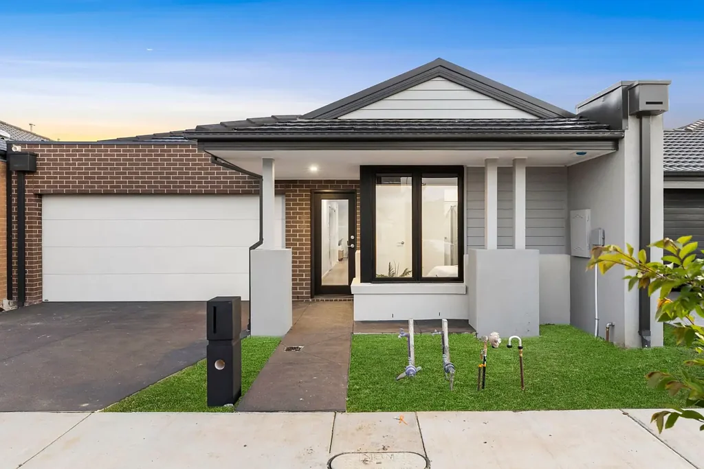 14 Holst Street, Armstrong Creek, VIC 3217