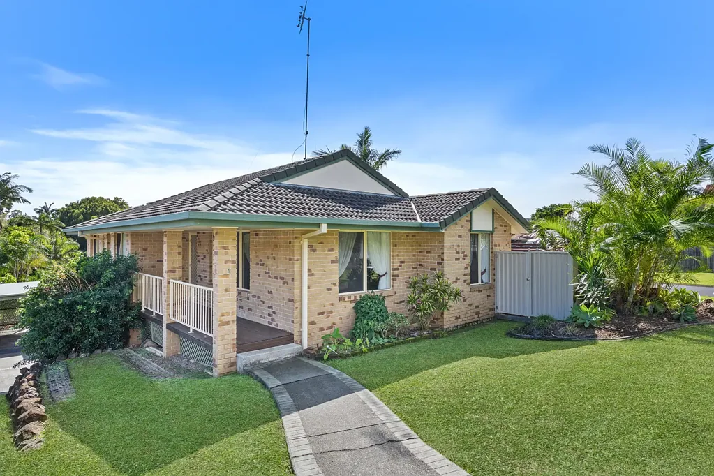 1/6 Dunloy Court, Banora Point, NSW 2486