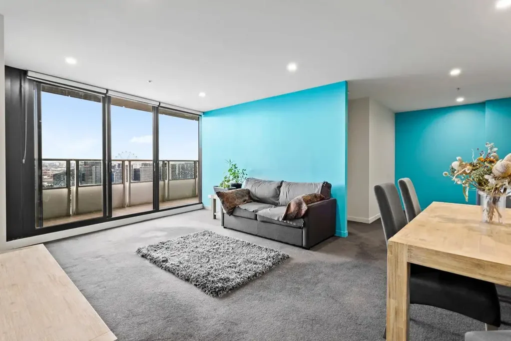 Executive FULLY FURNISHED 120 sqm two-bedroom harbourside apartment in prime location