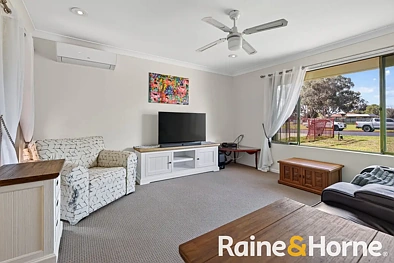 3 Buckingham Drive, Dubbo, NSW 2830, 4房, 2浴, House