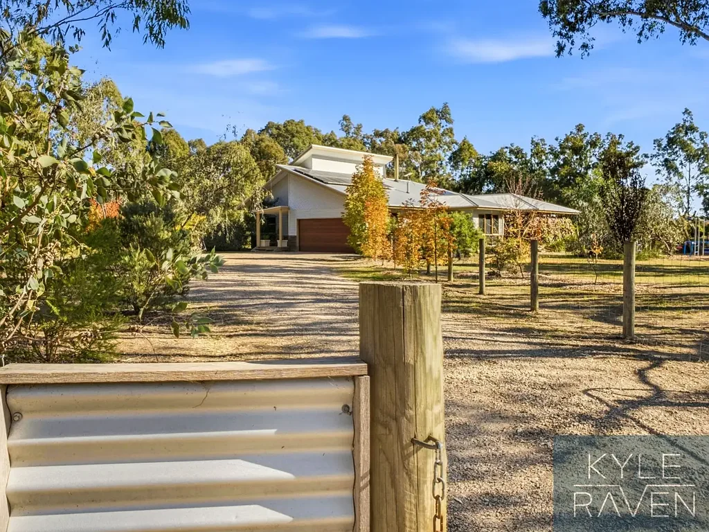 104 Oxley-Meadow Creek Road, Oxley, VIC 3678