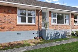 2/33 Dominion Street, Takapuna