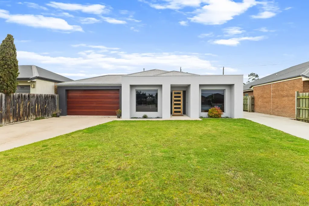 8 Cobon Court, Morwell, VIC 3840