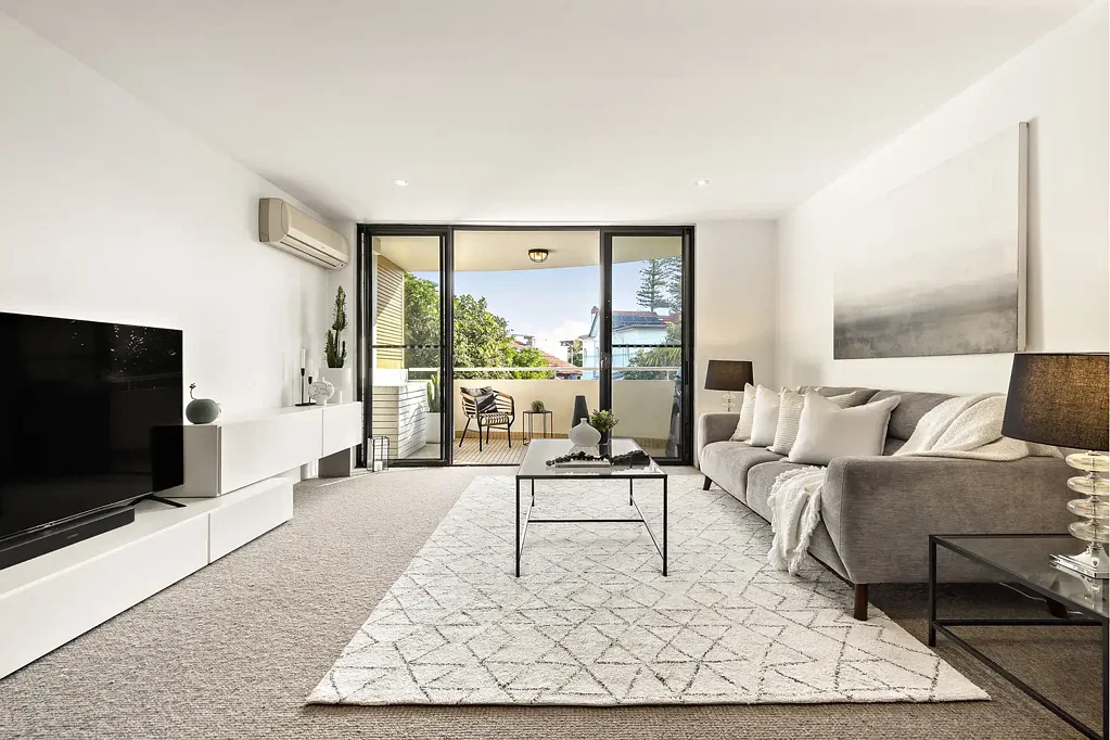 Exceptional apartment just footsteps from the beach