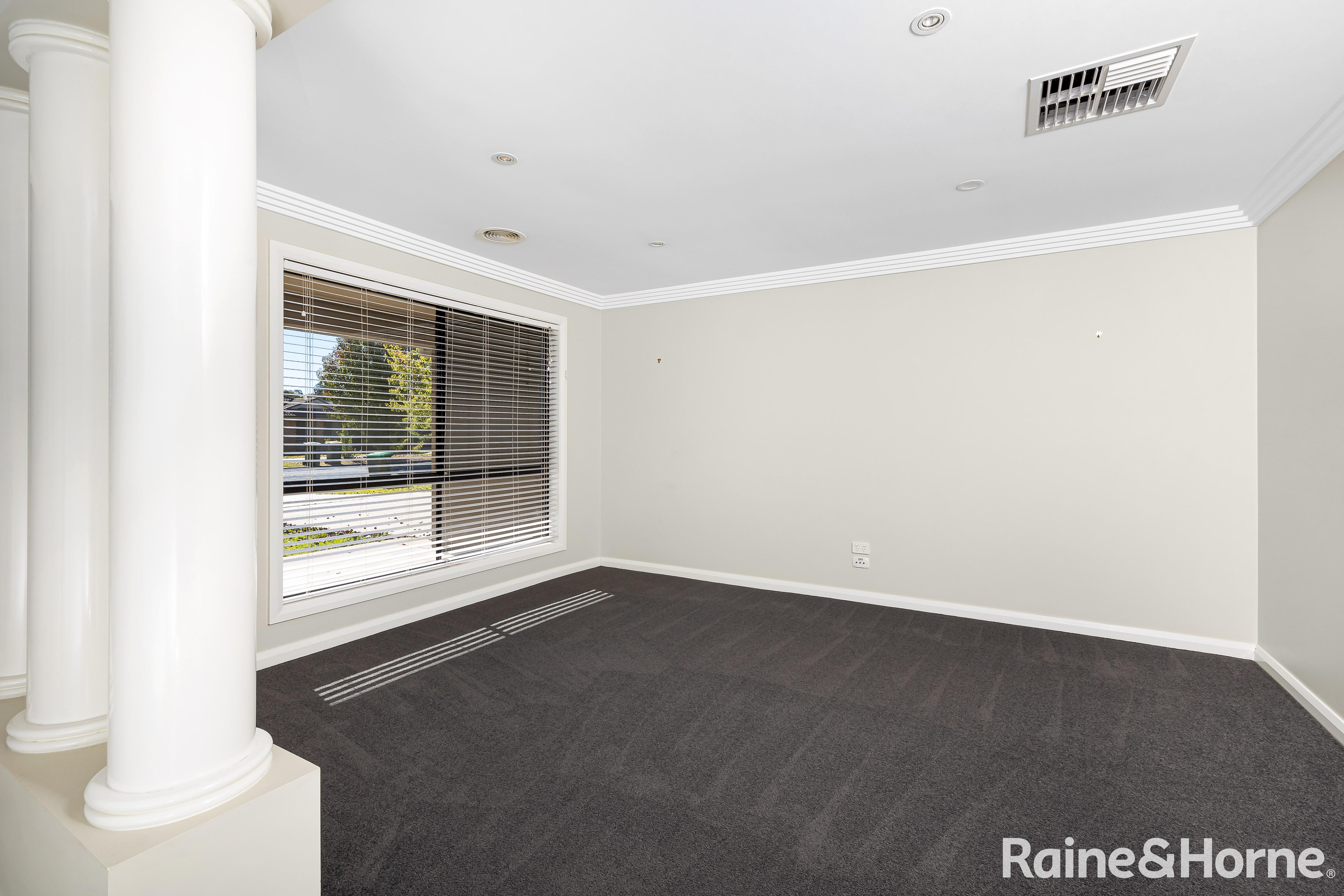 55 MIMA ST, GLENFIELD PARK NSW 2650, 0 habitaciones, 0 baños, House