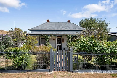 Labas ng Bahay - 37 BROADWAY, DUNOLLY VIC 3472
