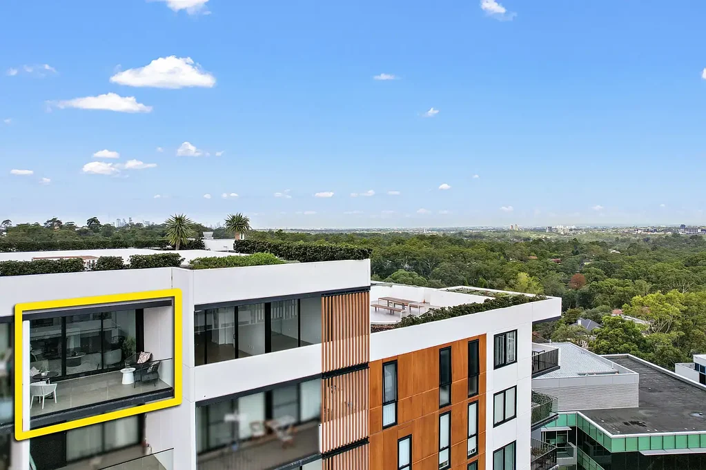 Gordon 2Moenga Stylish & Spacious Penthouse In Popular 'Altessa 888'