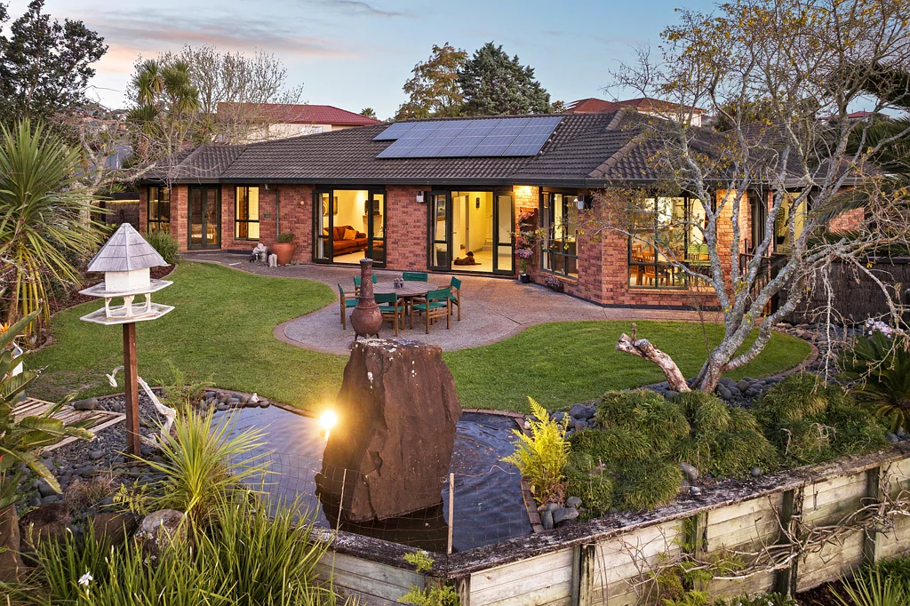 54 Roy Maloney Drive, Henderson, Waitakere City, Auckland