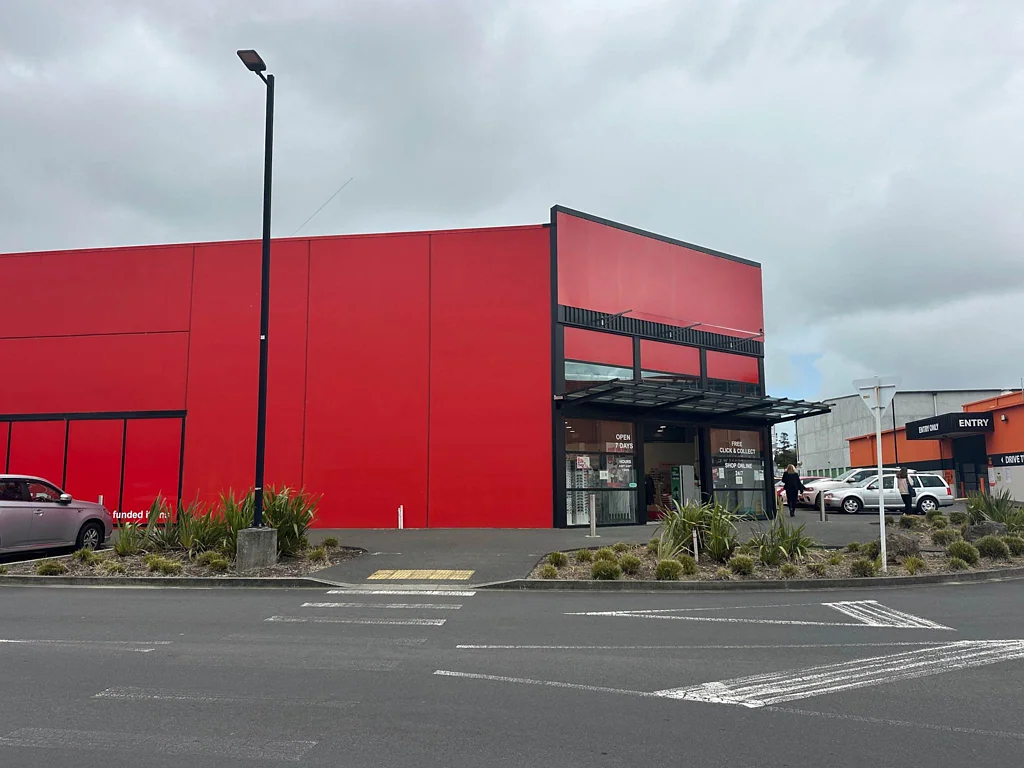 Westgate BULK RETAIL OR LARGE HOSPITALITY
