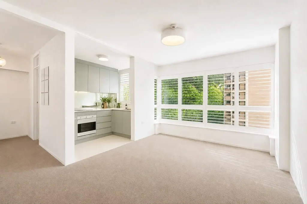Sunlit North-Facing Studio with Study and Parking, Peaceful Bay Setting