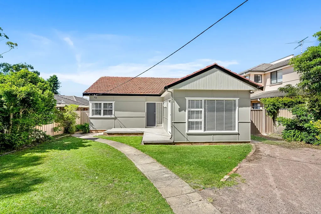 Freshly Renovated Home in Ideal Engadine Location