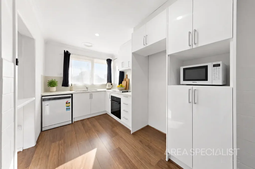 St Albans 4ਬੈੱਡਰੂਮ Spacious Family Living with a Sun-Filled Retreat and Oversized Garage