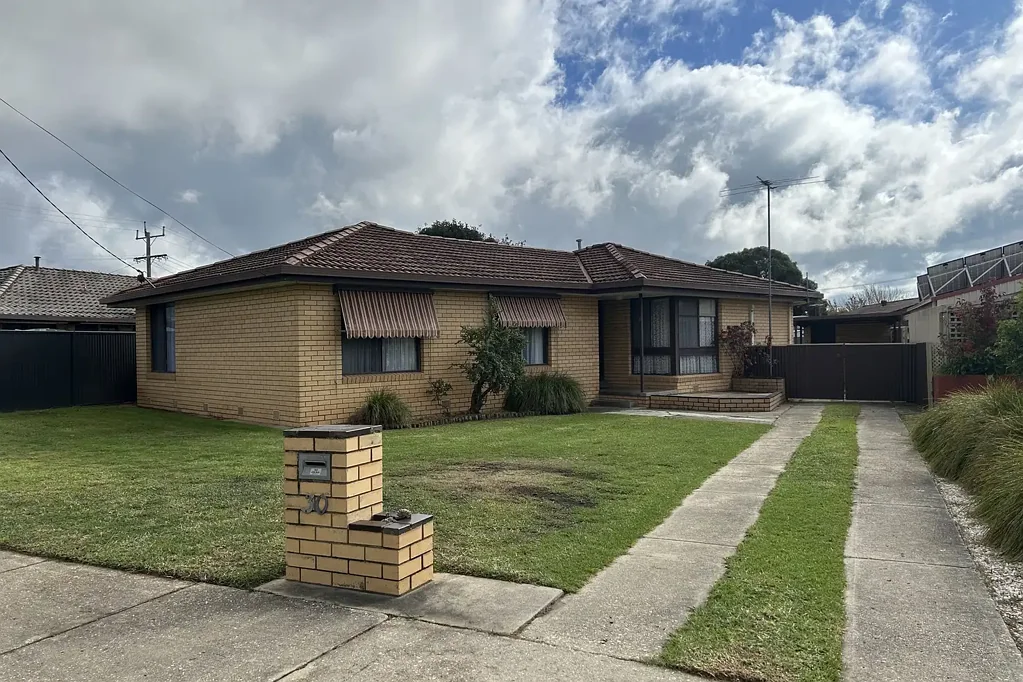 Neat & Spacious Family Home – Ready to Move In!