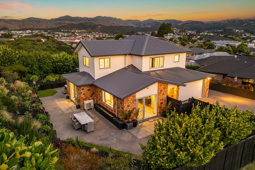 17 Sumner Terrace, Aotea, Porirua, Wellington
