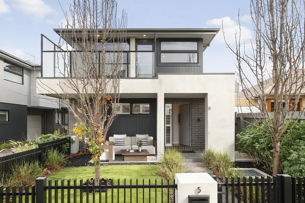 Fairfield 2 Slaapkamer NEW PRICE - Elegant and Spacious Townhouse without compromise