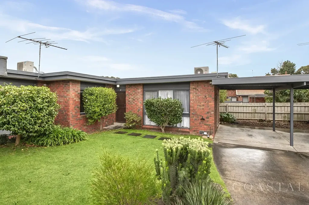 Mount Eliza 3침실 Effortless Village Living