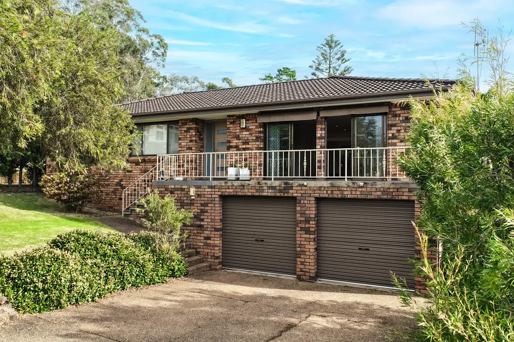 Mollymook Beach 4房  LOCATION & LIFESTYLE. THE ULTIMATE MOLLYMOOK BEACH SANCTUARY