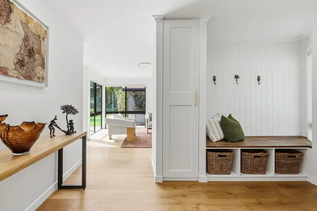 Tallai 4कमरा Contemporary Acreage Living, Connected to Everything