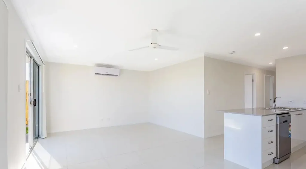 2 BEDROOM HOME - THE HEIGHTS ESTATE!