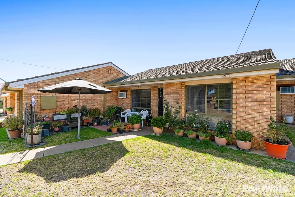2/10 Wewak Street, Ashmont, NSW 2650