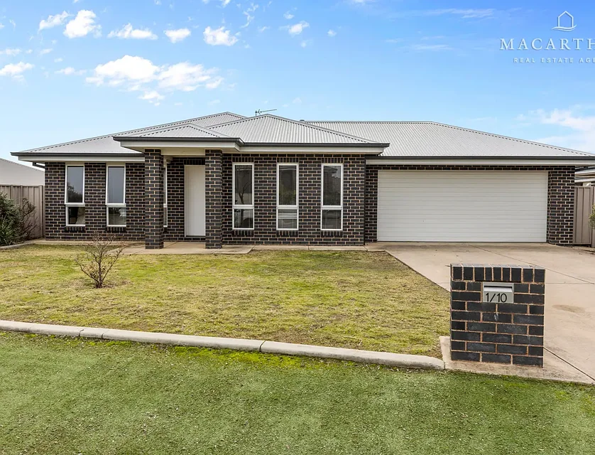 1/10 Watson Boulevard, Lloyd, NSW 2650, 2 ਕਮਰੇ, 2 ਬਾਥਰੂਮ, House