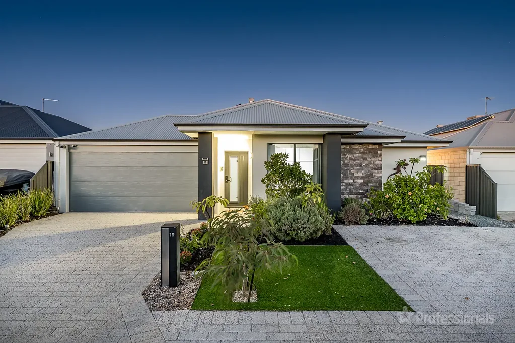 19 Glisten Chase, Eglinton, WA 6034