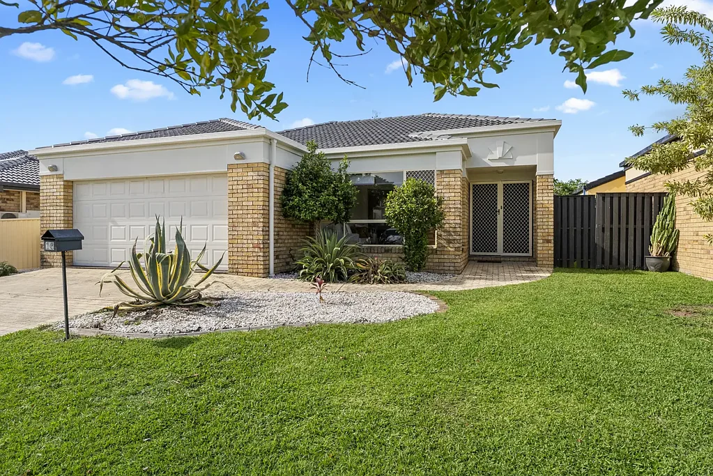 Varsity Lakes 4Kwarto Vacant - Move in for Christmas if you like?