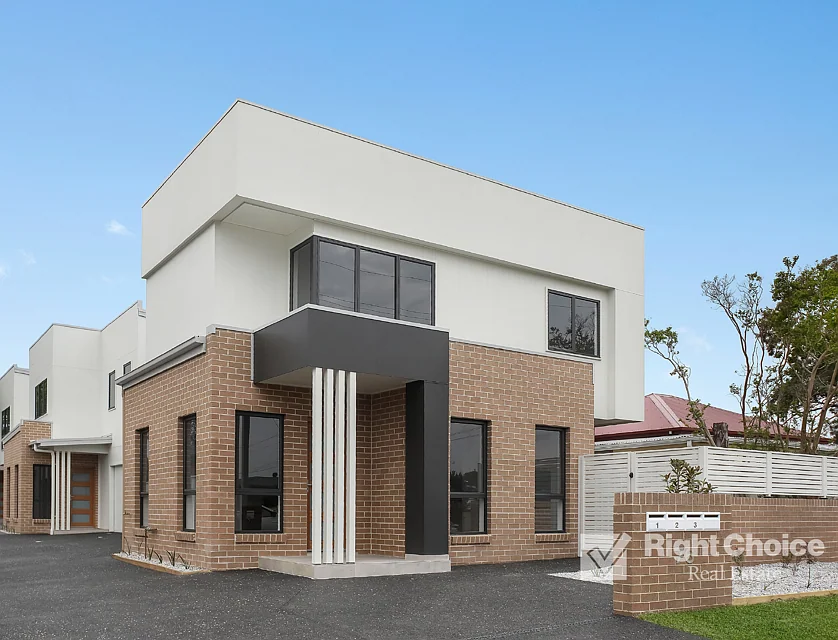 1/76 Griffiths Street, Oak Flats, South Coast, 3房, 2浴, Townhouse