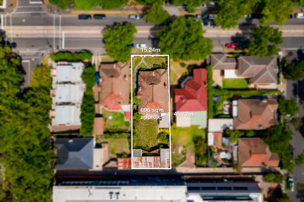 Toorak 3침실 Unlock Endless Potential in the Heart of Toorak: Build Your Dream Home or Capitalise on Approved Development