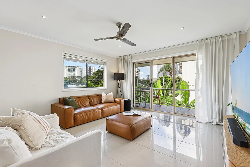 4/10 Cannes Avenue, Surfers Paradise, QLD 4217