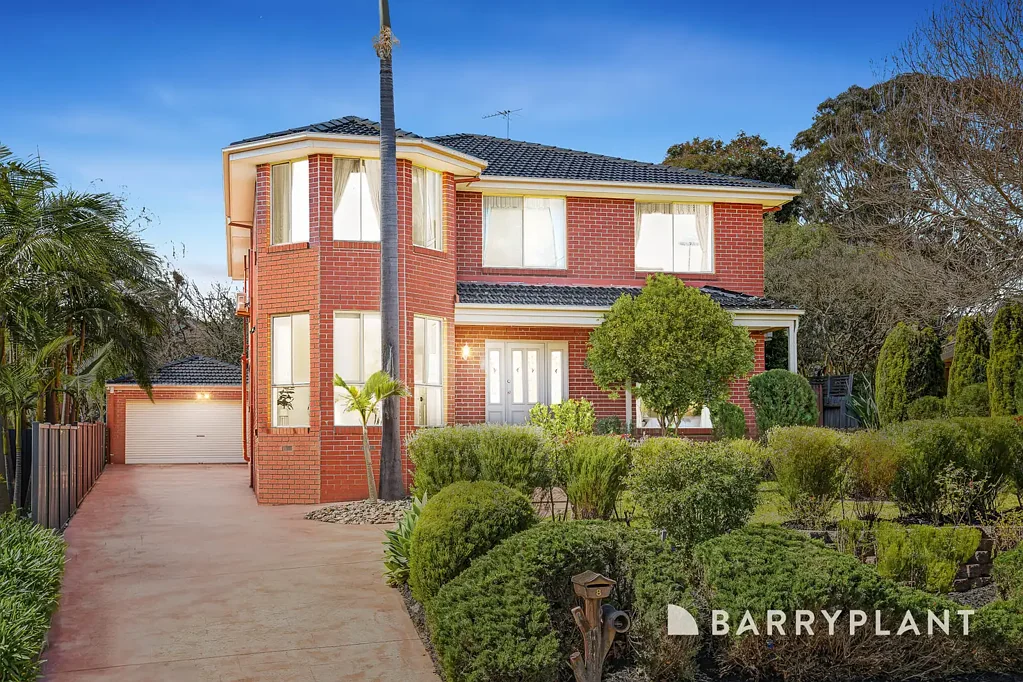 Rowville 5બેડરૂમ Spacious five-bedroom home with three bathrooms and multiple living zones