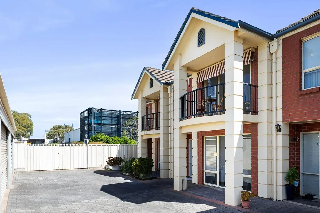 Clovelly Park 3कमरा Low Maintenance & Spacious