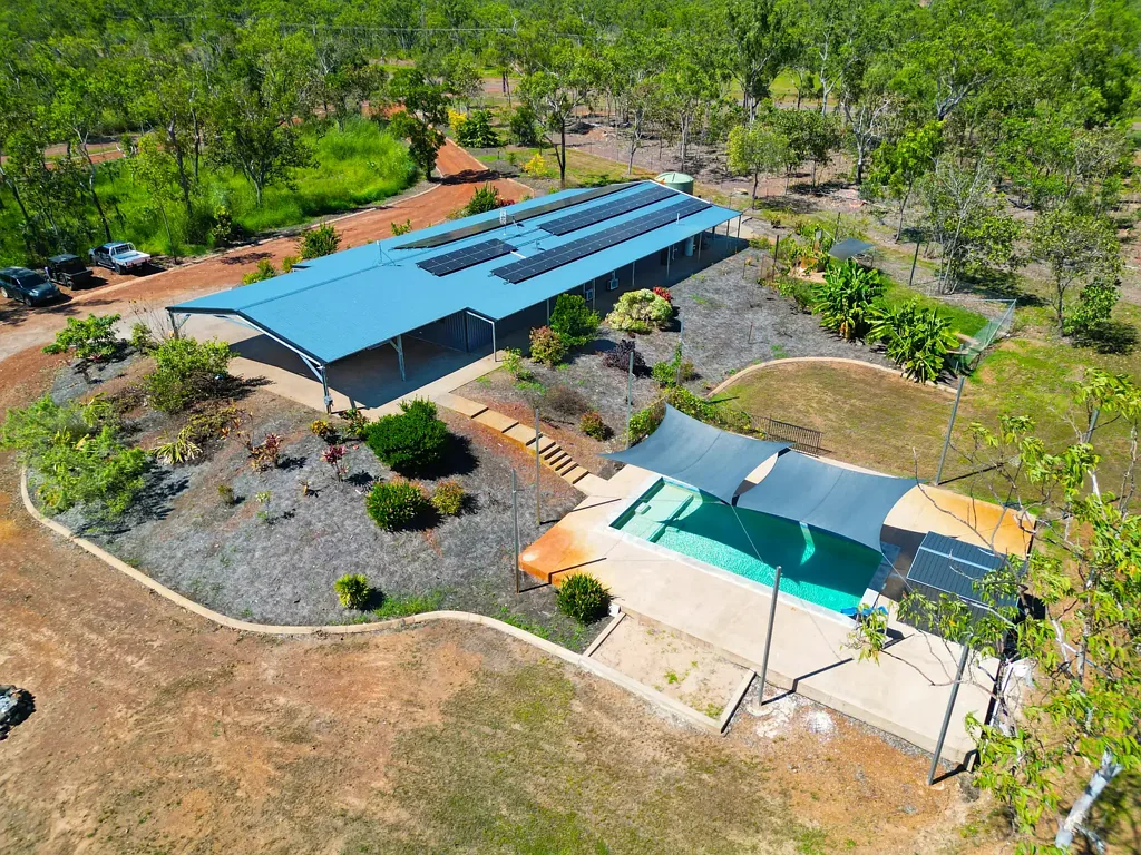 Fly Creek 7房  Expansive Fly Creek Retreat with Pool, Solar & Huge Shed!