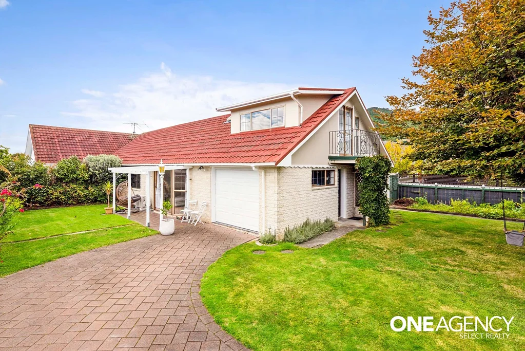 Waikanae 3Moenga Cute as Button and Seriously for Sale!