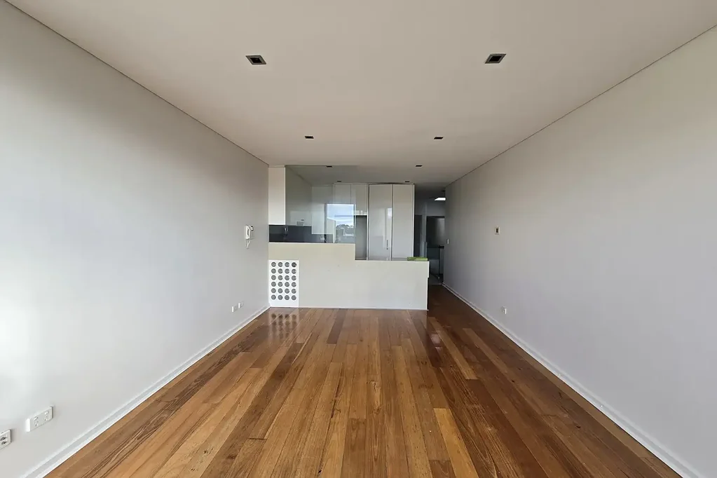 Top Floor Split-Level Apartment with City Views in Prestigious "Aquilo" Building