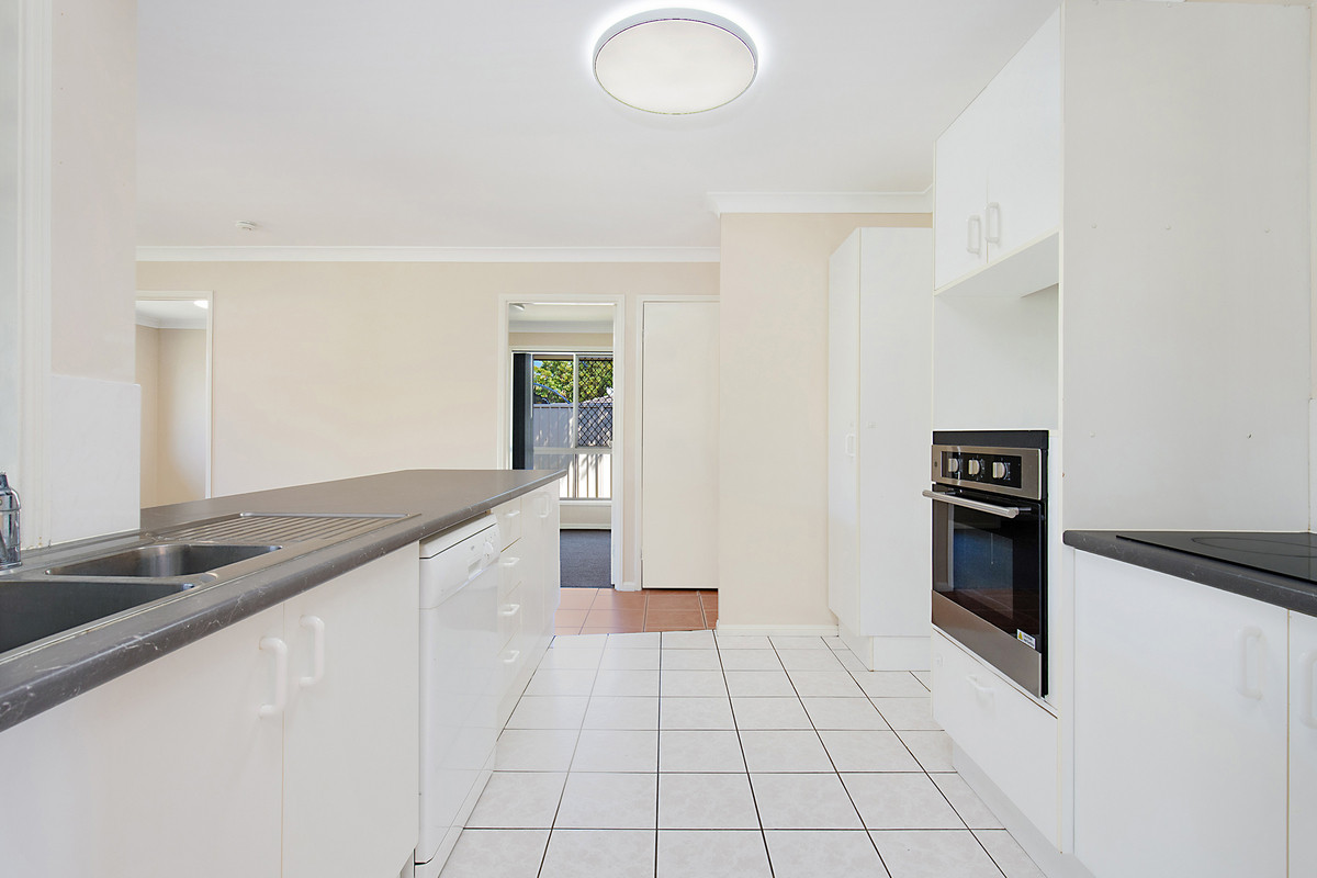 10 PAROO PL, HILLCREST QLD 4118, 0 غرف, 0 حمامات, House