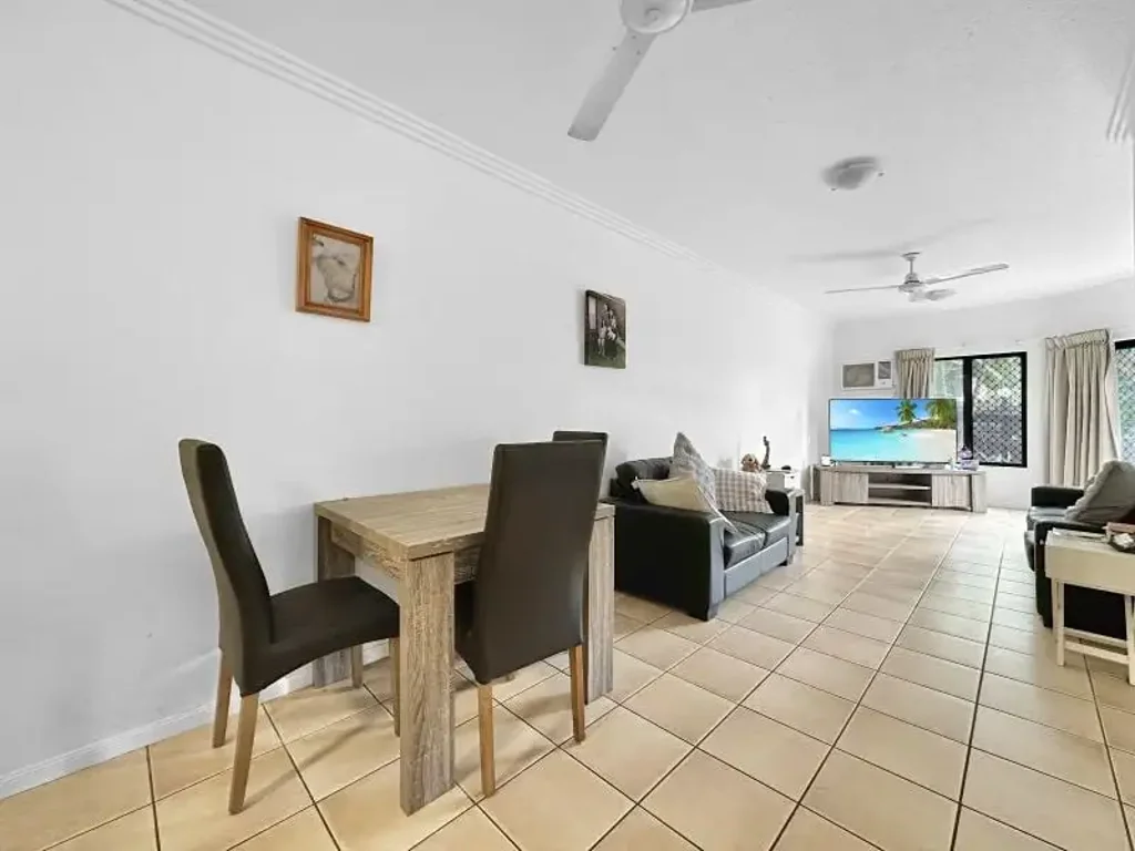 Cairns North 2 Bedroom Ground Floor Apartment – Convenient City-Fringe Location