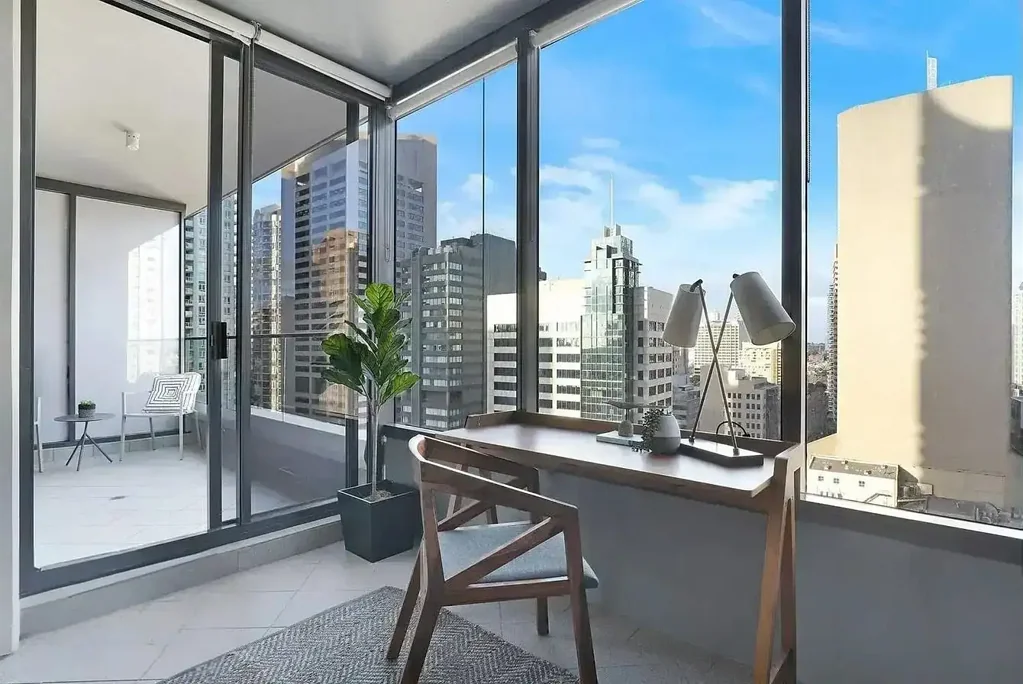 Sydney 2房 World Tower高层 东向双钥匙 公寓宽敞 私密城市景观 现代厨房 浴缸独立淋浴 度假村设施 中心地段 无与伦比便利 Dual-key apartment in the iconic 'World Tower' as providing flexible living and offering high dual rental income streams