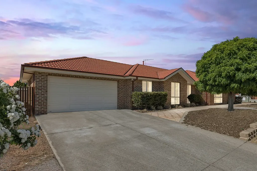 5 Henry Sutton Circuit, Dunlop, ACT 2615