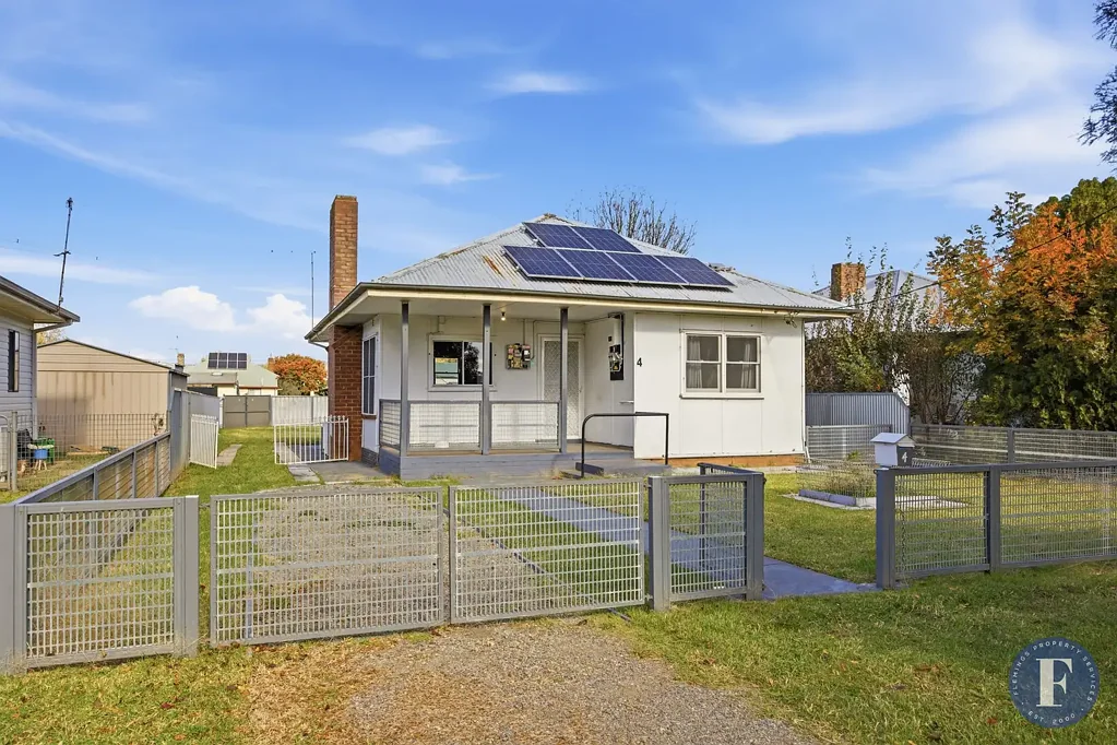 Cootamundra 2房  Delightful Two Bedroom Home with Rear Lane Access
