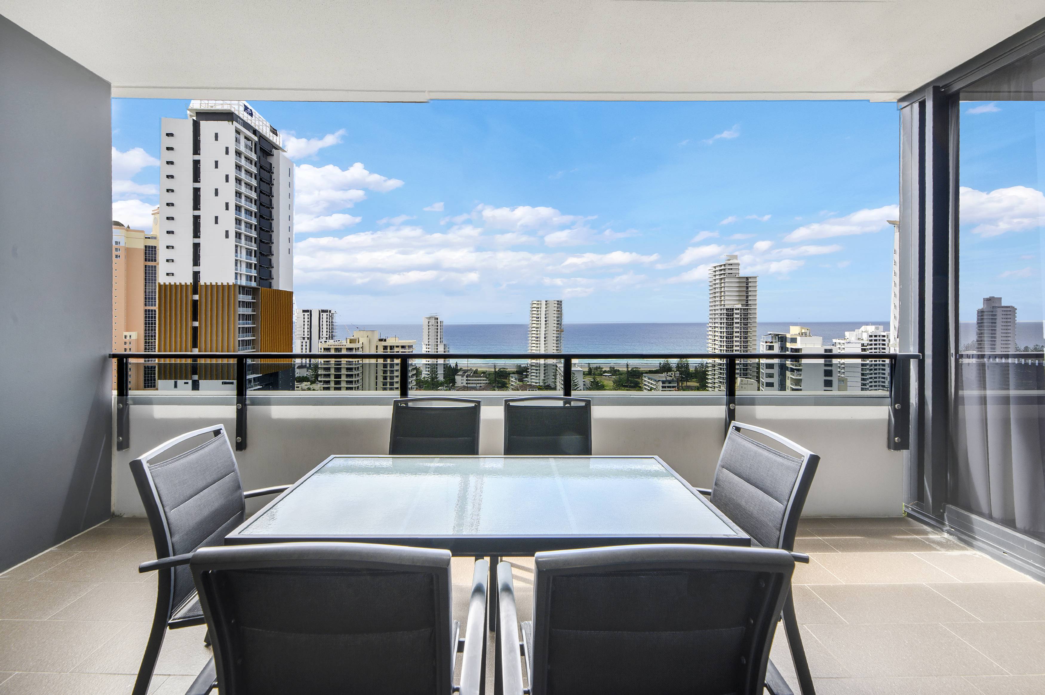 110/2729-2733 Gold Coast Highway, Broadbeach, Gold Coast, 2 phòng ngủ, 2 phòng tắm, Apartment