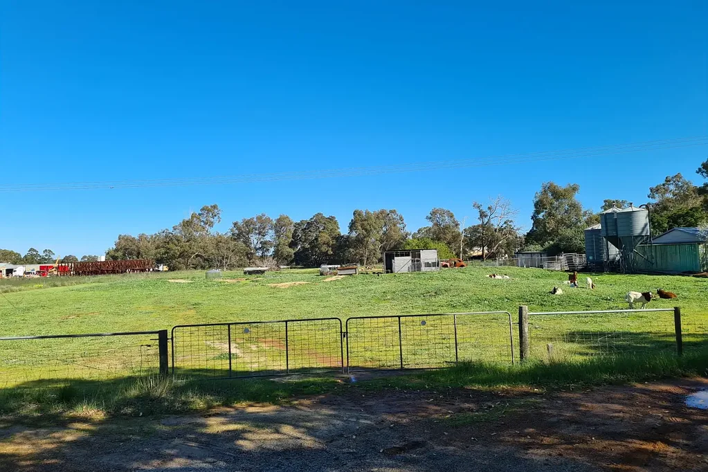 Bullsbrook 3ਬੈੱਡਰੂਮ 1.79 HA - INDUSTRIAL LAND- HWY FRONTAGE