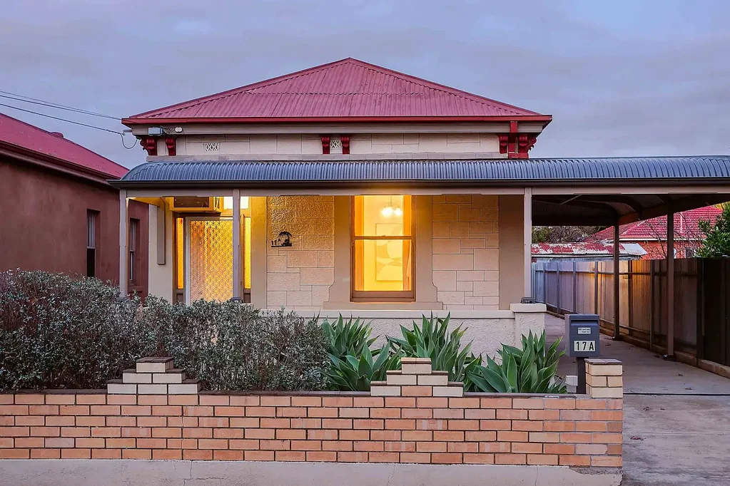 Mile End 2房  City Fringe Potential Packed Single Fronted Villa