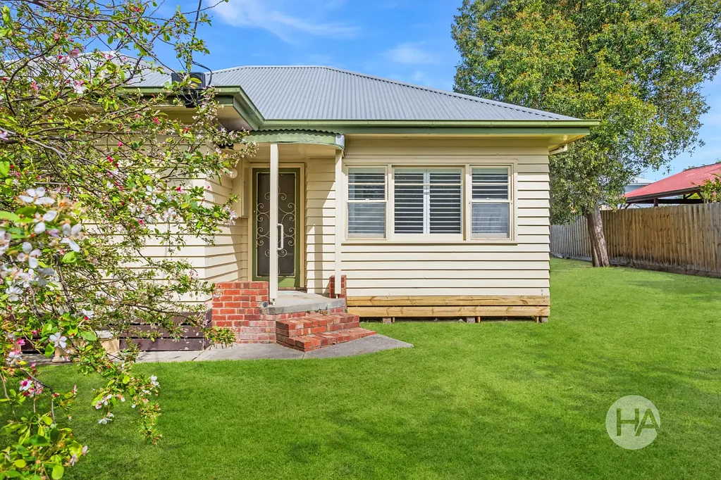 Somerville 2Kwarto Charming 1940s Weatherboard Home in Prime Somerville Location